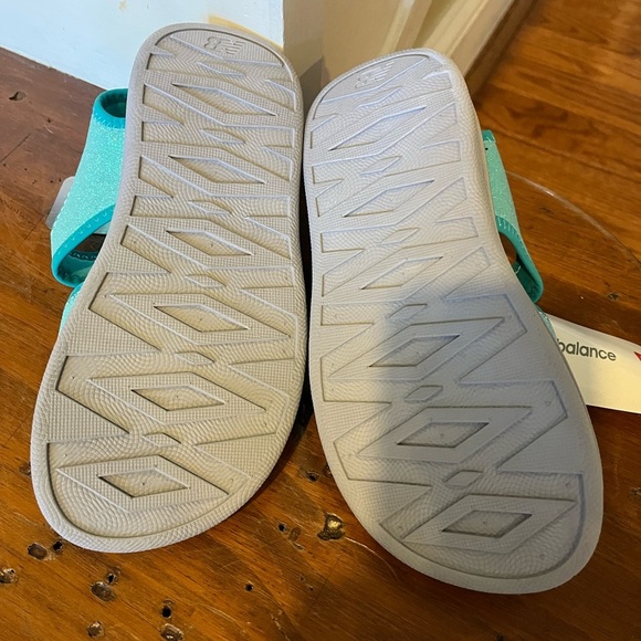 NWT New Balance sport sandals size 2 - Picture 4 of 7